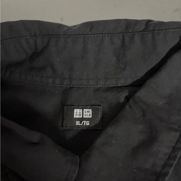 Uniqlo Black Dress Shirt Size XL - Picture 3 of 5